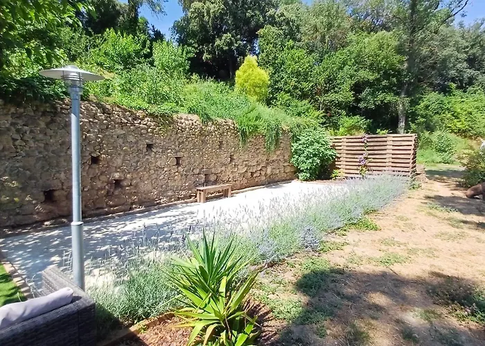 Sud De France, Lieu Calme & Nature Гостевой дом